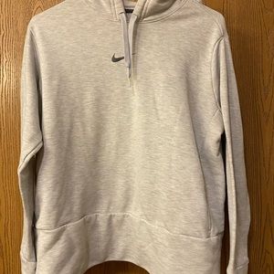 Used Nike sweatshirt. In very good condition.